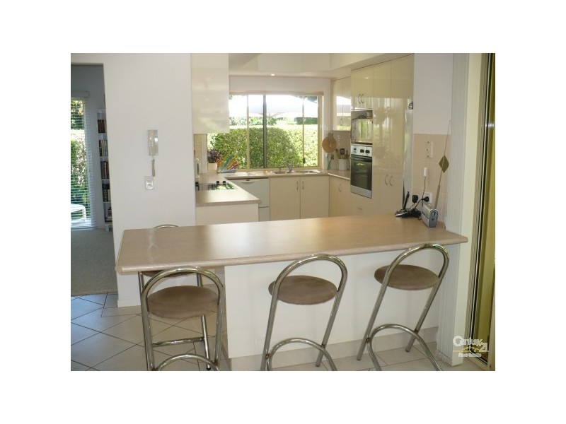 2/30 Hawaii Ave, Palm Beach QLD 4221