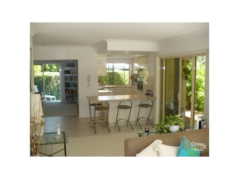 2/30 Hawaii Ave, Palm Beach QLD 4221