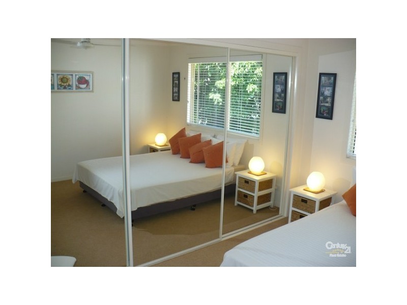 2/30 Hawaii Ave, Palm Beach QLD 4221