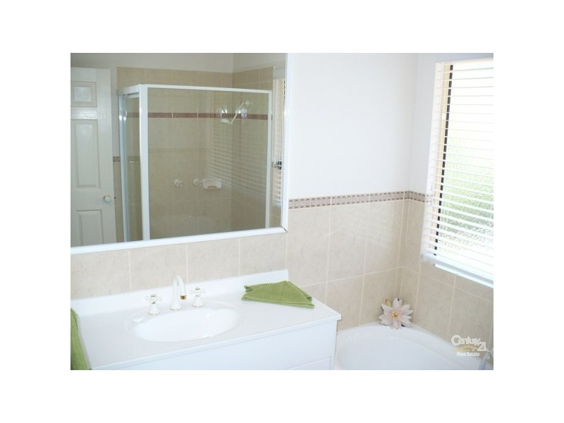 2/30 Hawaii Ave, Palm Beach QLD 4221