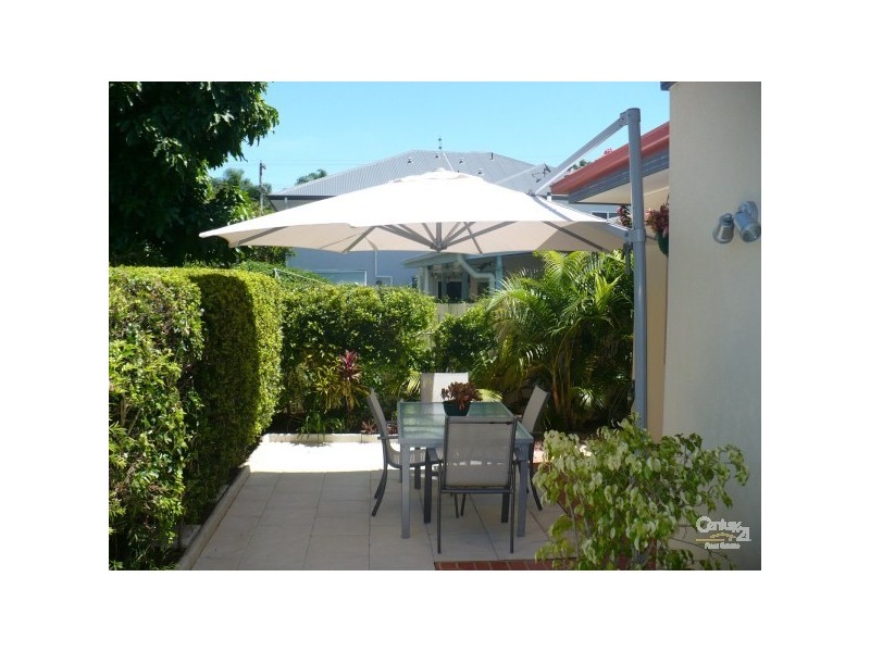 2/30 Hawaii Ave, Palm Beach QLD 4221