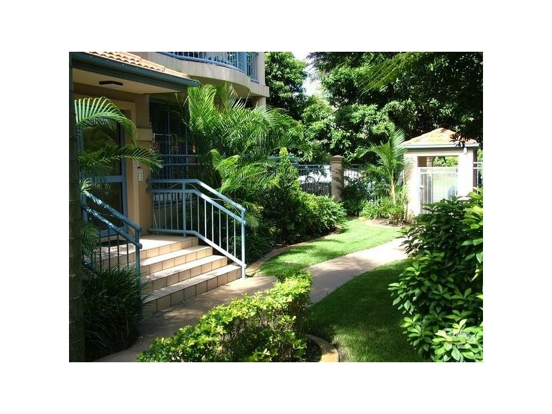 9/139 Golden Four Dr, Bilinga QLD 4225