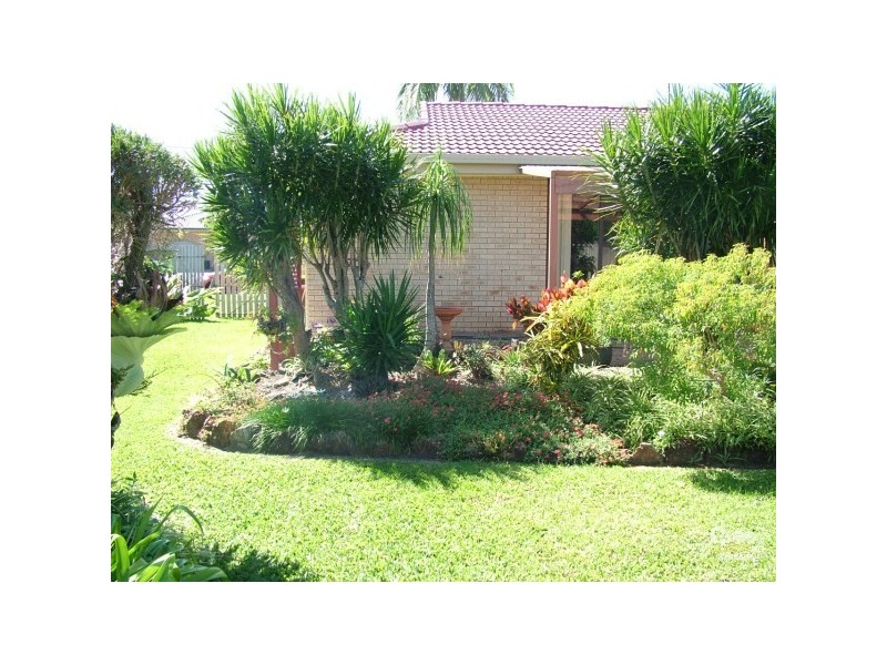 8 Sunset Blvd, Tweed Heads West NSW 2485