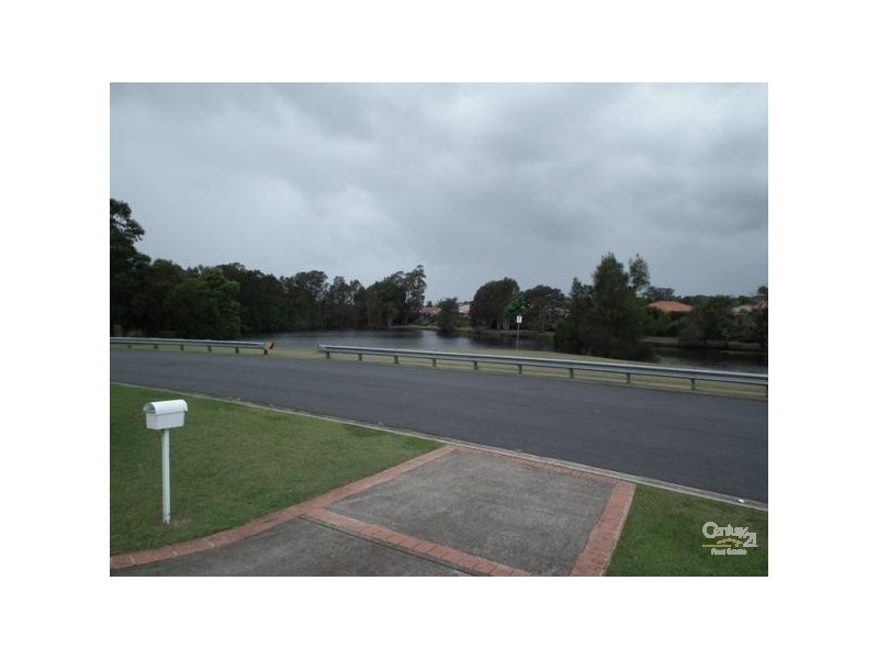 16 Port Drive, Tweed Heads South NSW 2486