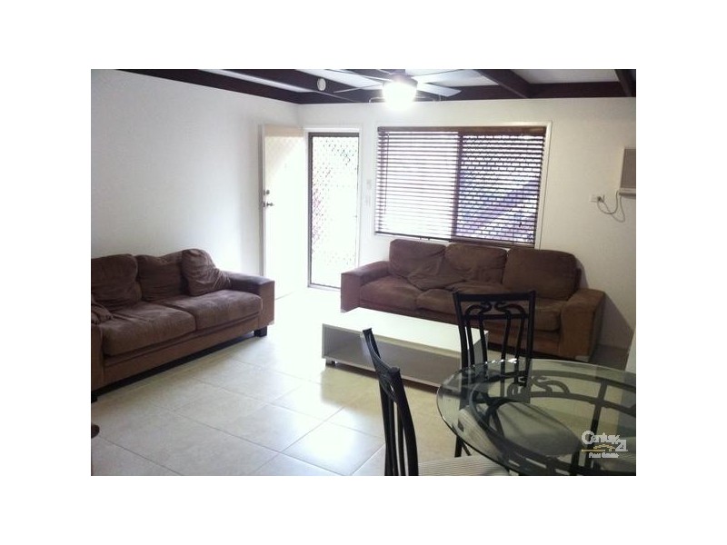 2/68 Stapylton Street, Coolangatta QLD 4225