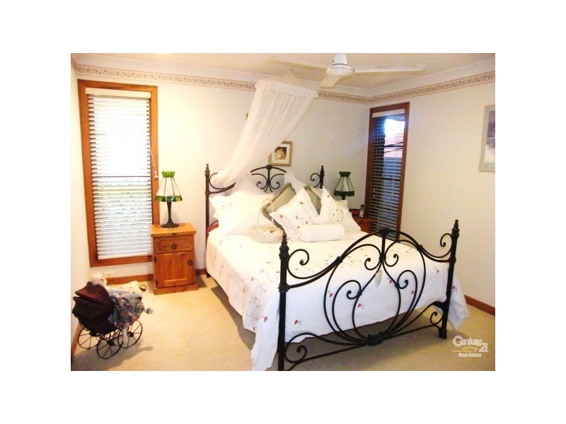 15 Coolabah Crt, Banora Point NSW 2486