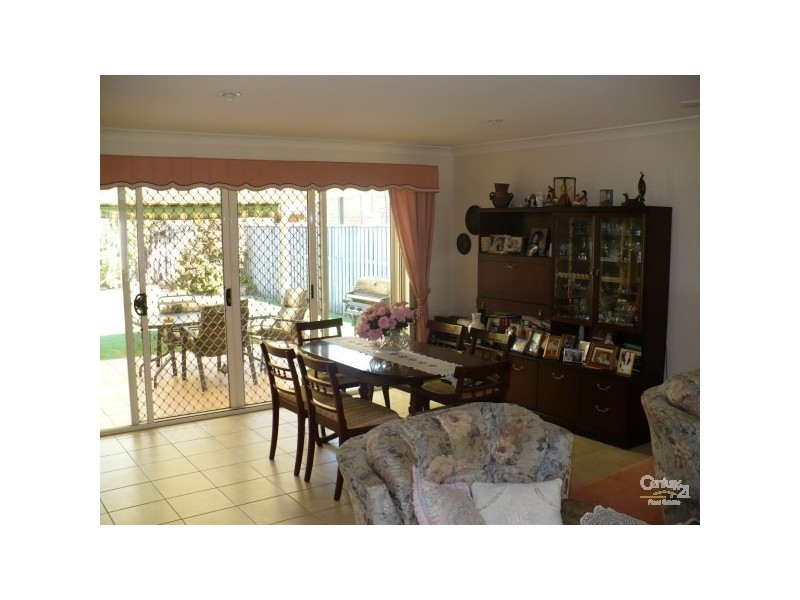 16 NARARA CR, Banora Point NSW 2486