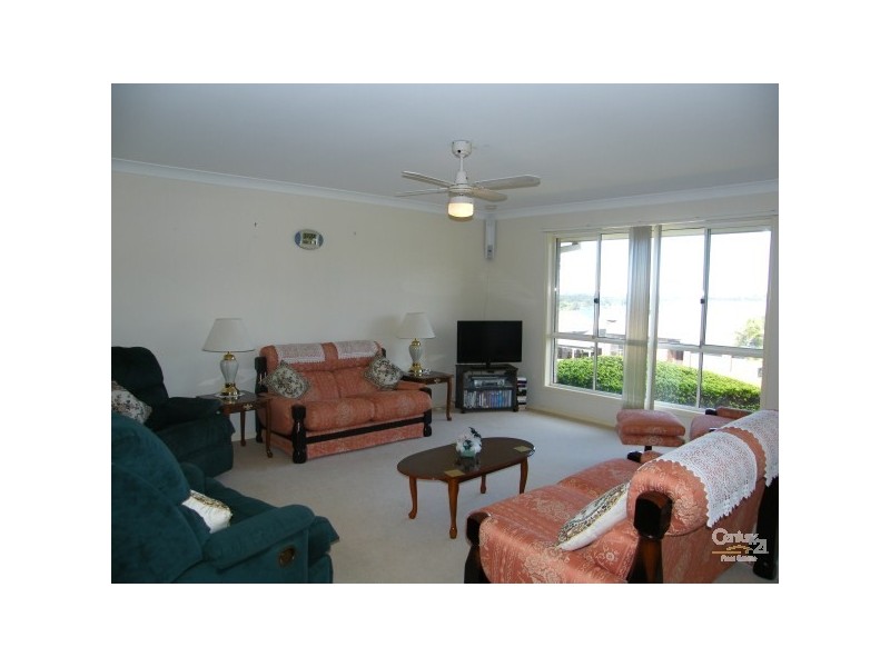 1/12 Mibbin Parade, Banora Point NSW 2486