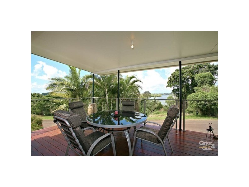 91 Bimbadeen Ave, Banora Point NSW 2486