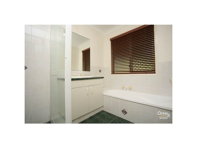 91 Bimbadeen Ave, Banora Point NSW 2486