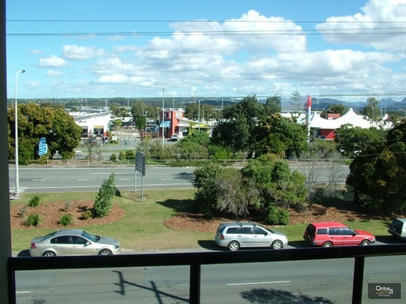 13/111-113 Golden Four Dr, Bilinga QLD 4225