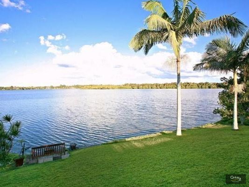 10 Seafarer Place, Banora Point NSW 2486