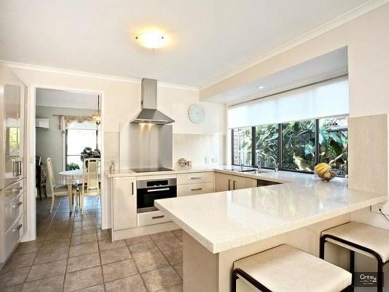 10 Seafarer Place, Banora Point NSW 2486