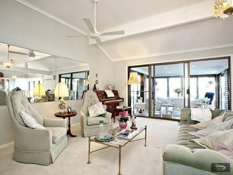10 Seafarer Place, Banora Point NSW 2486