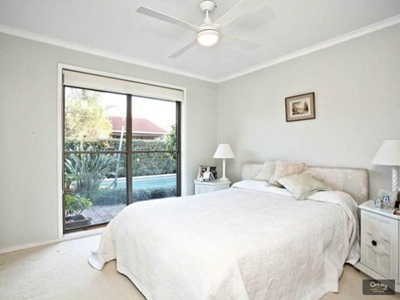 10 Seafarer Place, Banora Point NSW 2486