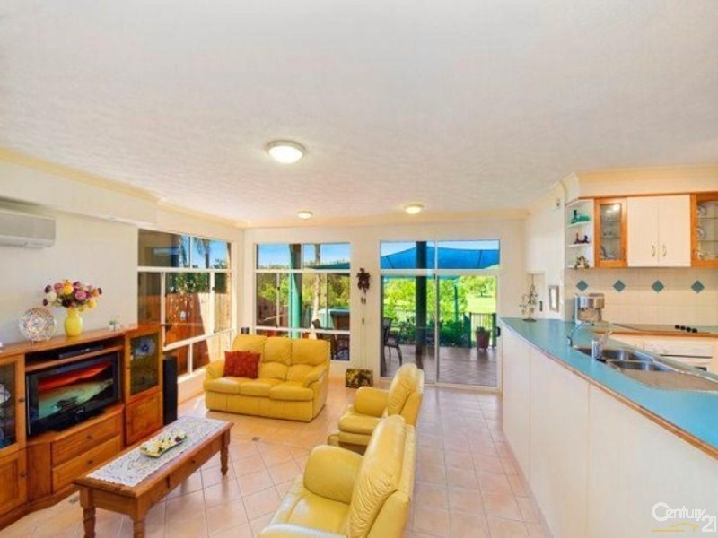 2/245 Darlington Drive, Banora Point NSW 2486