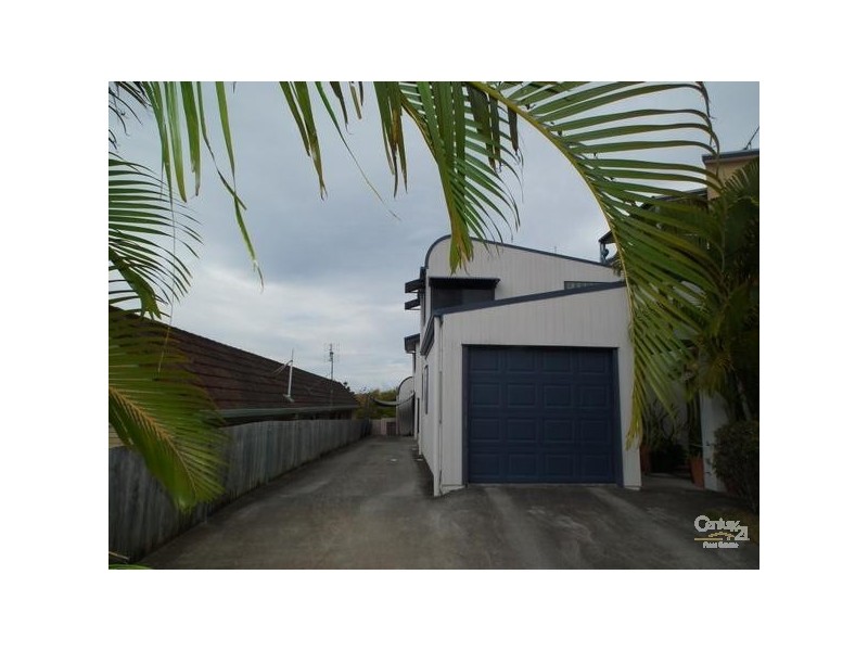 2/78 McLean Street, Coolangatta QLD 4225