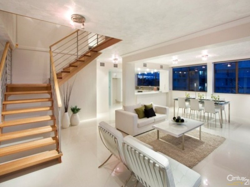 21/82 Marine Parade, Coolangatta QLD 4225