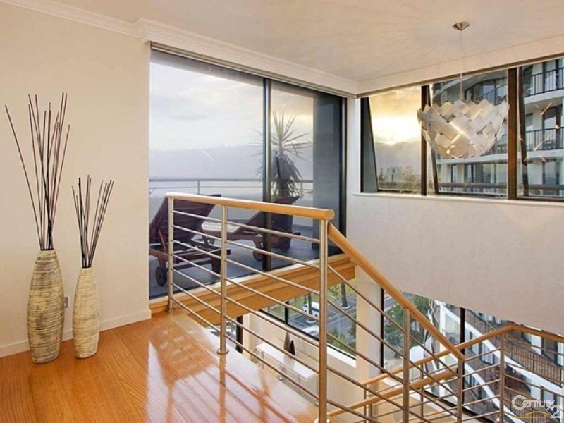 21/82 Marine Parade, Coolangatta QLD 4225