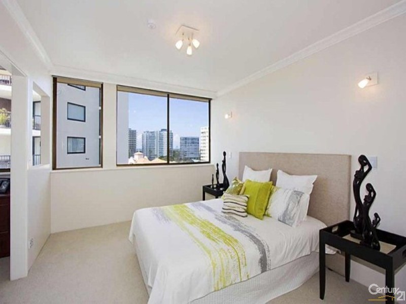 21/82 Marine Parade, Coolangatta QLD 4225