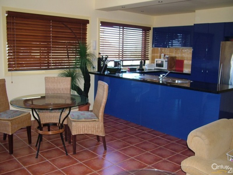 4/38 Tweed Street, Coolangatta QLD 4225