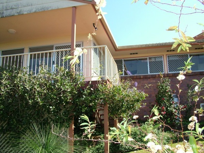 8 Summit Drive, Banora Point NSW 2486