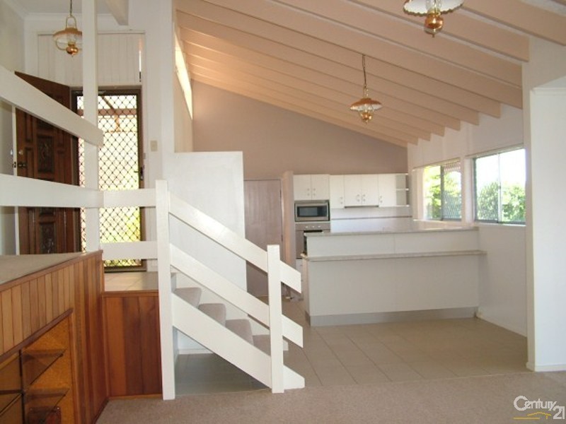 8 Summit Drive, Banora Point NSW 2486