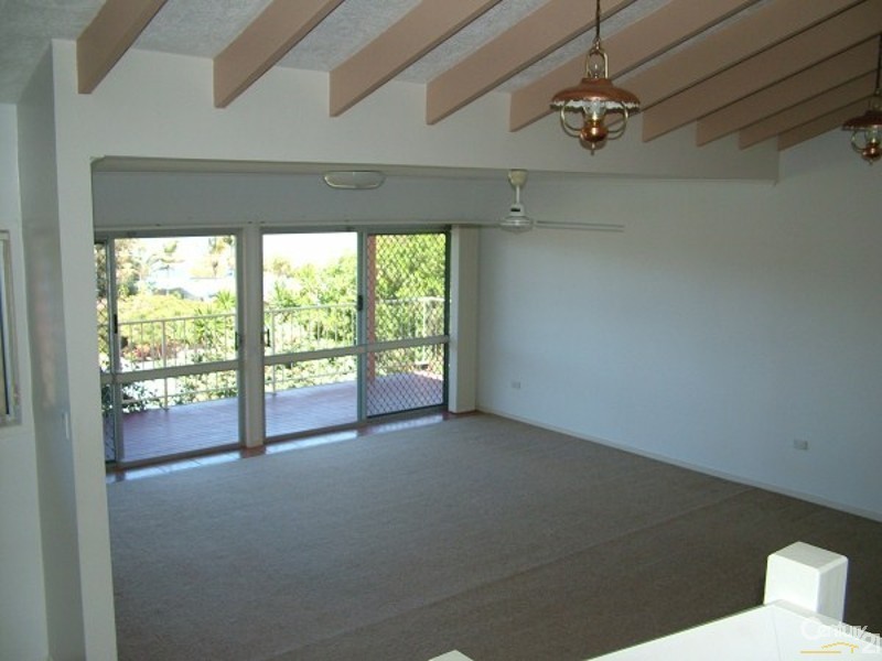 8 Summit Drive, Banora Point NSW 2486