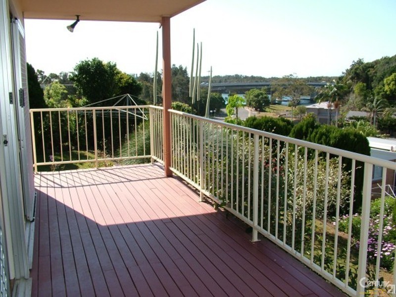 8 Summit Drive, Banora Point NSW 2486