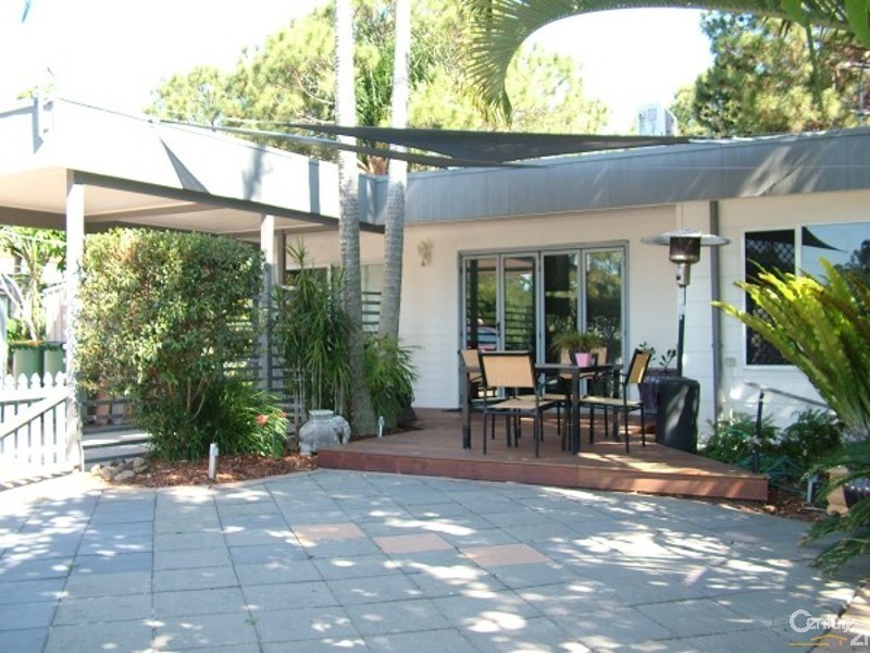 102 Illawarra Crescent, Tugun QLD 4224