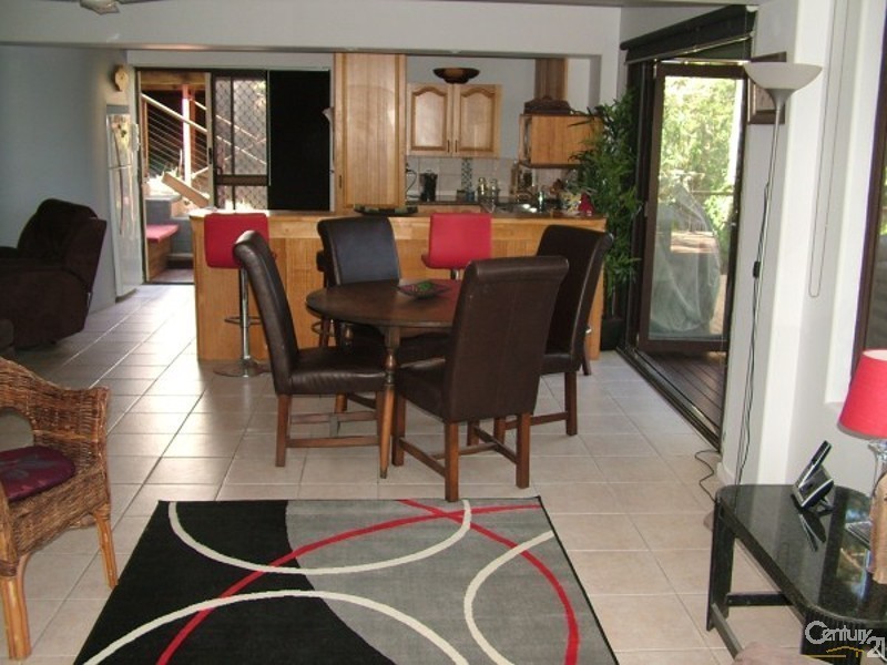 102 Illawarra Crescent, Tugun QLD 4224