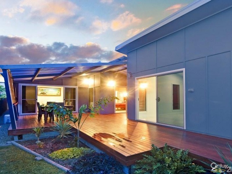 204 Cypress Terrace, Palm Beach QLD 4221