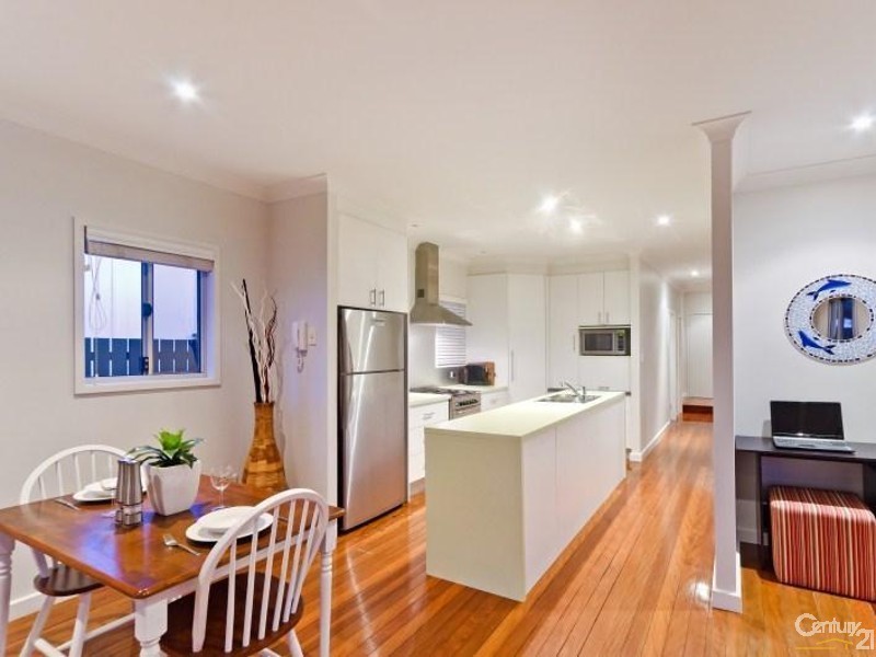 204 Cypress Terrace, Palm Beach QLD 4221