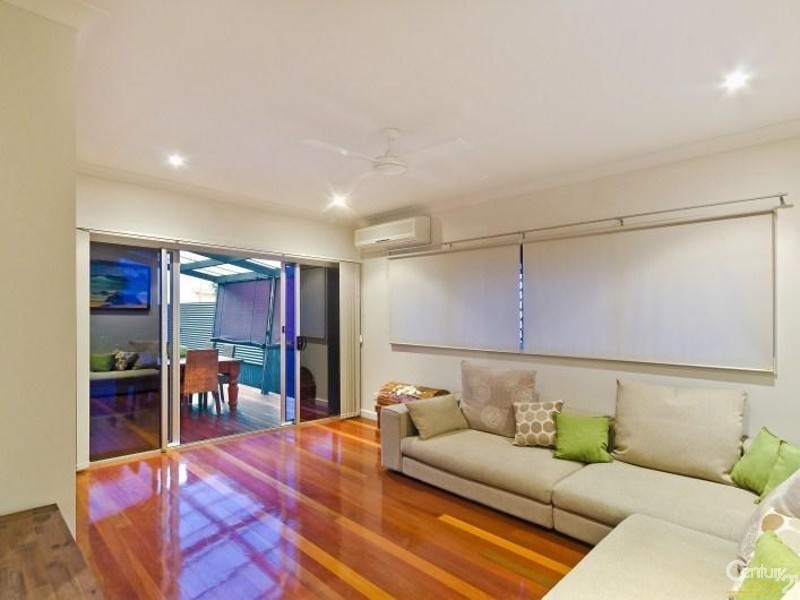 204 Cypress Terrace, Palm Beach QLD 4221