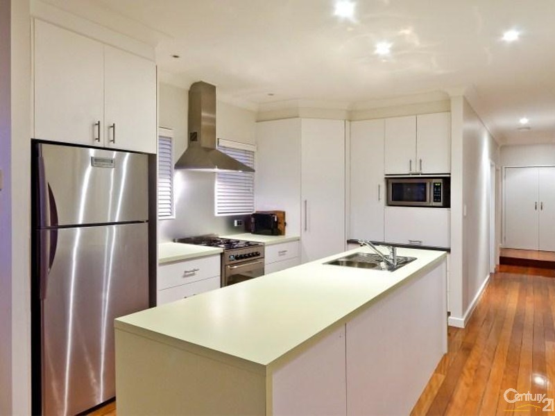 204 Cypress Terrace, Palm Beach QLD 4221