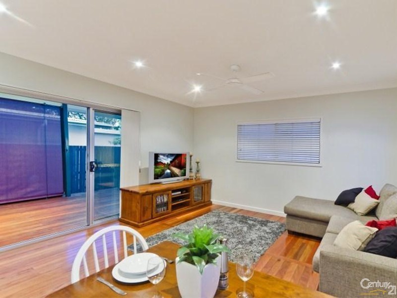 204 Cypress Terrace, Palm Beach QLD 4221