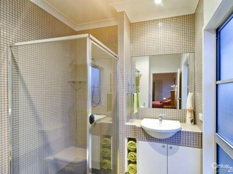 204 Cypress Terrace, Palm Beach QLD 4221