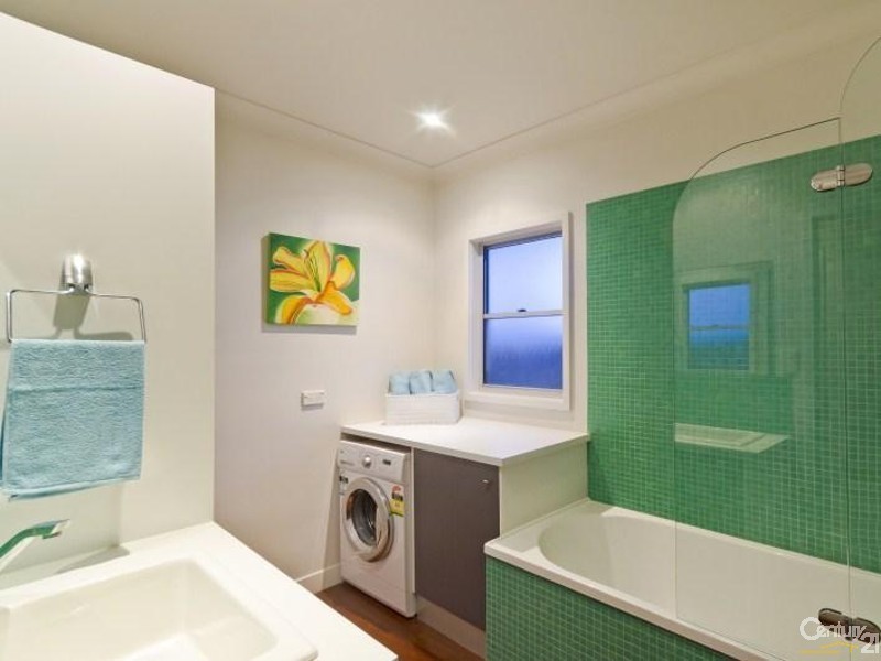 204 Cypress Terrace, Palm Beach QLD 4221