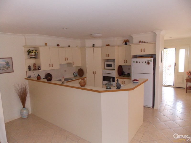 94 WINDERS PL, Banora Point NSW 2486