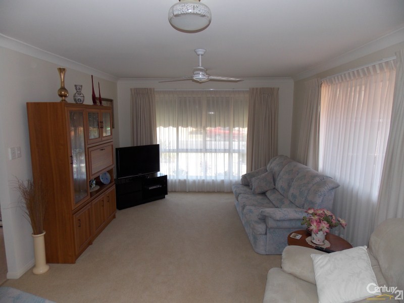 94 WINDERS PL, Banora Point NSW 2486