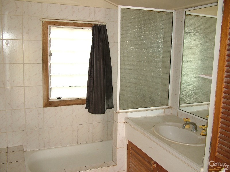 32 Tweed Street, Coolangatta QLD 4225