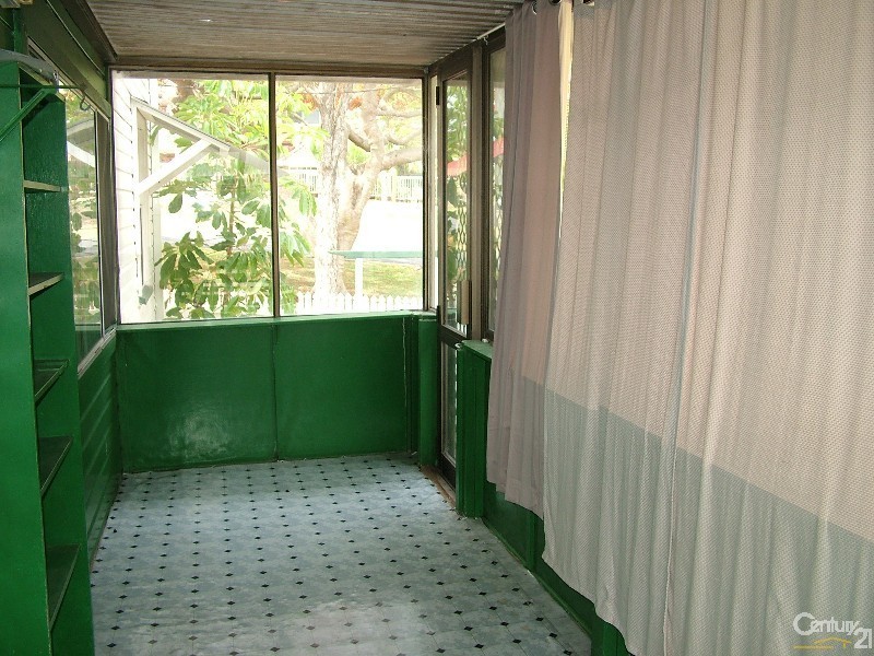 32 Tweed Street, Coolangatta QLD 4225