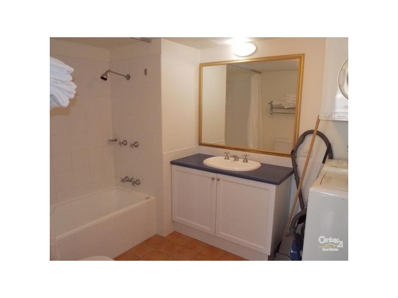 216/99 Griffith Street, Coolangatta QLD 4225