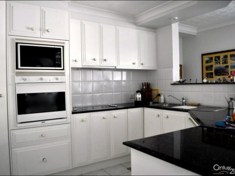 3/54 McLean Street, Coolangatta QLD 4225