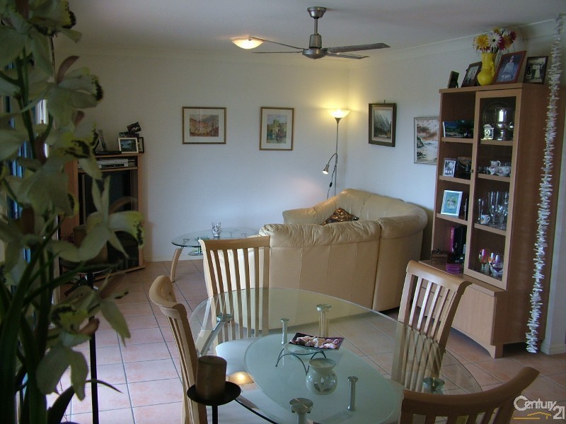 9/16  Dutton Street, Coolangatta QLD 4225