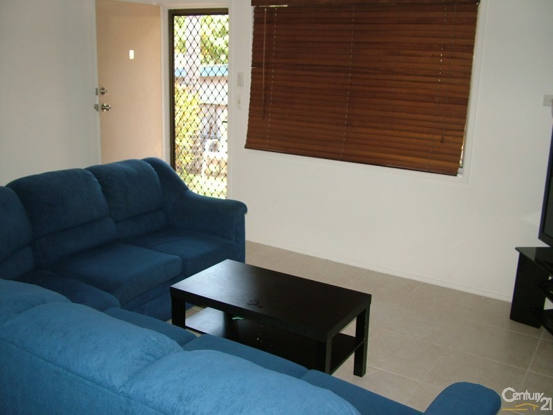 2/68 Stapylton Street, Coolangatta QLD 4225