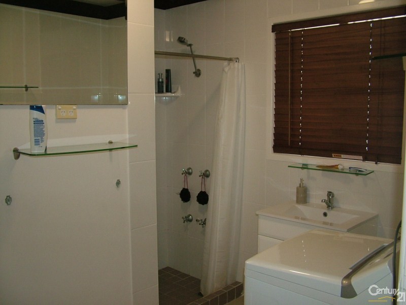 2/68 Stapylton Street, Coolangatta QLD 4225