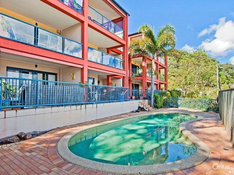 2/7 Stapylton Street, Coolangatta QLD 4225