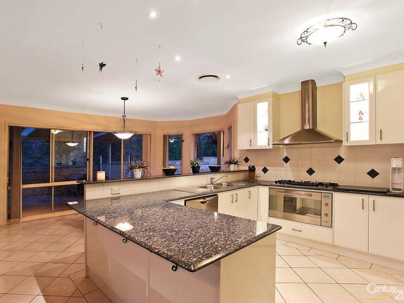 28 Laurina Court, Elanora QLD 4221