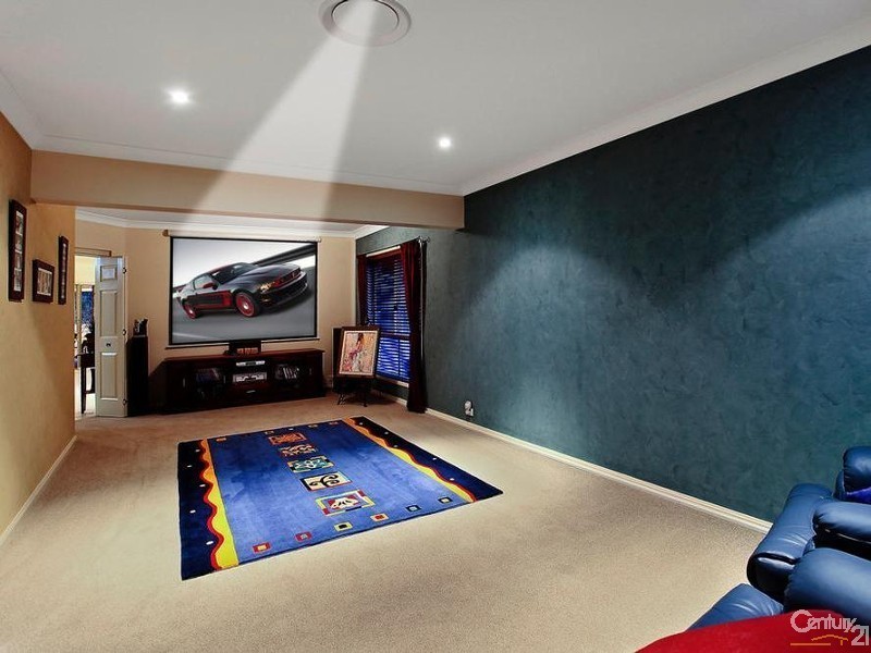 28 Laurina Court, Elanora QLD 4221